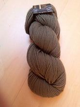 Load image into Gallery viewer, Cascade Classic 220 Wool
