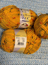 Load image into Gallery viewer, TLC WIGGLES (RED HEART)  E518