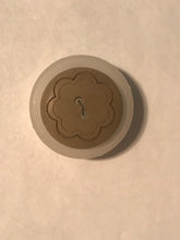 Load image into Gallery viewer, Dill Buttons  Fashion Buttons   23mm (7/8&quot;)
